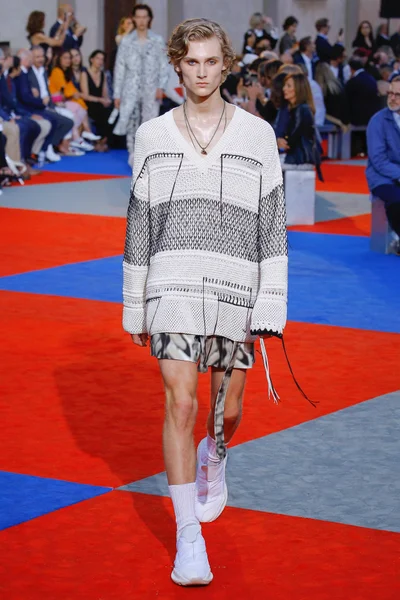 Look 5